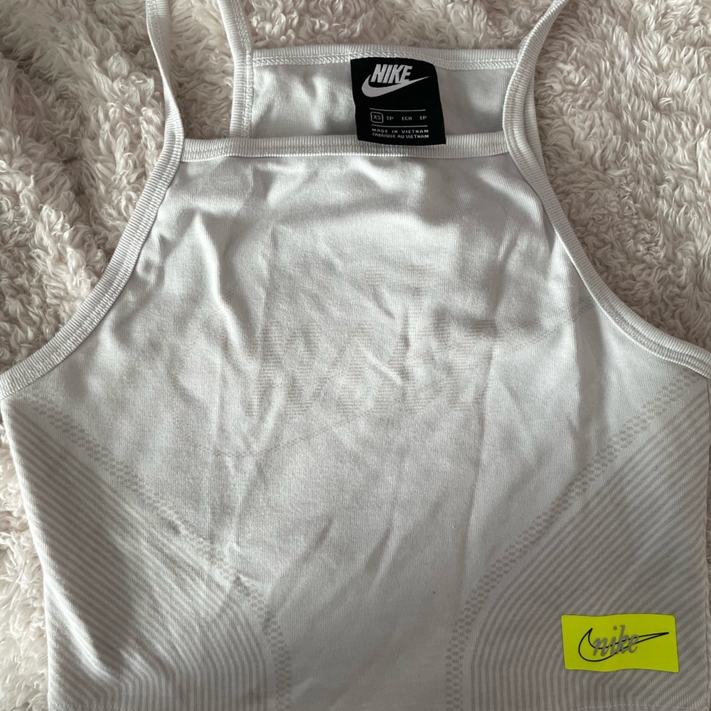 Nike Crop Top